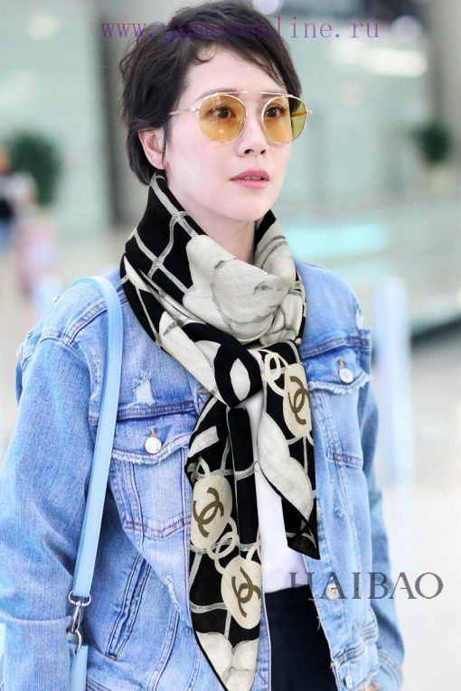 The new Chanel camellia print 140 cashmere double-sided same color printed square scarf is hy6vkloee - Image 2