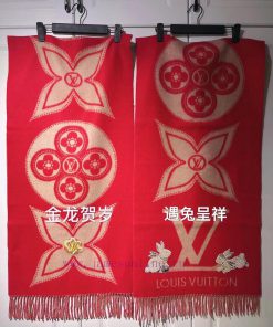 Golden Dragon Celebrates New Year, Meets Rabbit, Brings Fortune100% lamb wool feels soft and7inkqet3
