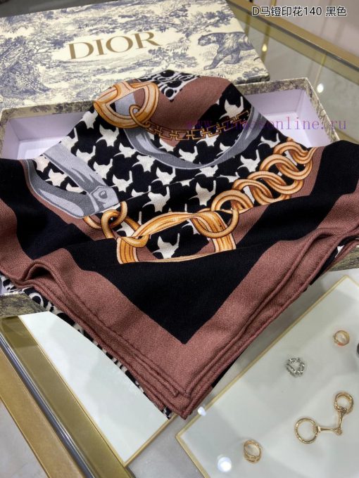 The new D family has synchronized the sales of the 140 cashmere square scarf with the new D vfb1g8w0 - Image 4