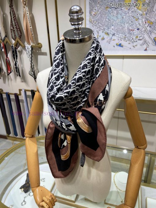 The new D family has synchronized the sales of the 140 cashmere square scarf with the new D vfb1g8w0 - Image 6