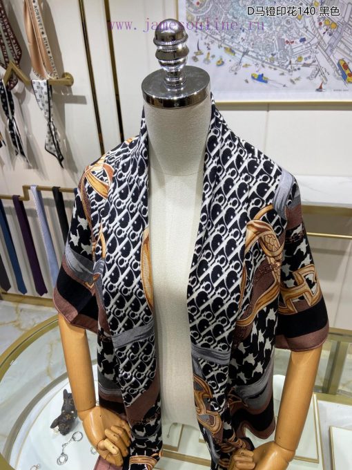 The new D family has synchronized the sales of the 140 cashmere square scarf with the new D vfb1g8w0 - Image 8