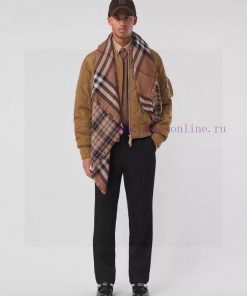 𝐁𝐔𝐑𝐁𝐄𝐑𝐑𝐘 Double sided plaid scarf coffee color100 * 210cm wool and silkGrid pattern with preheb86y2i