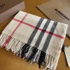 Burberry's Christmas series, which focuses on blind bling, has been exported to the UK for o1kae1qdi