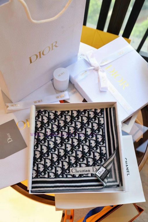 D letter explosive product is bornThis Dior print is truly unbeatable for its fashionable an97i85mf0 - Image 2