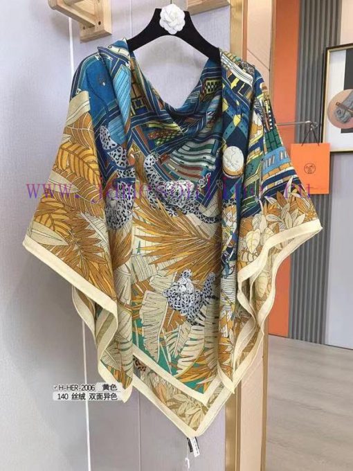 The new H-HER-2006 recommends a 140 velvet square scarf, with double-sided contrasting colorc53e6my9 - Image 3