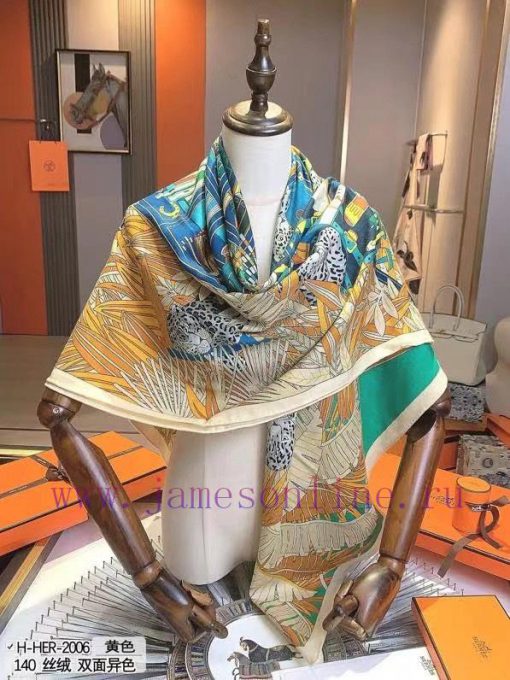 The new H-HER-2006 recommends a 140 velvet square scarf, with double-sided contrasting colorc53e6my9 - Image 4