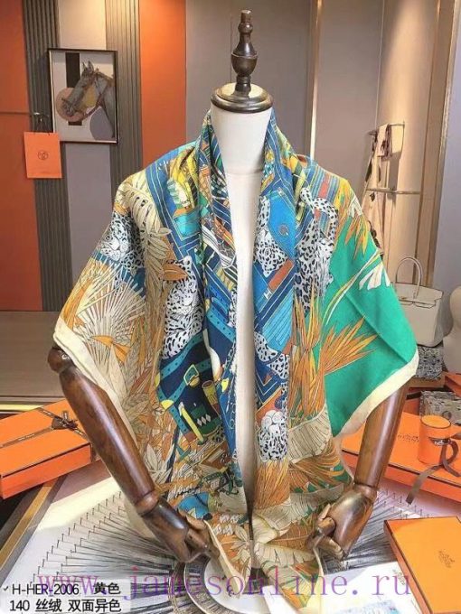 The new H-HER-2006 recommends a 140 velvet square scarf, with double-sided contrasting colorc53e6my9 - Image 5