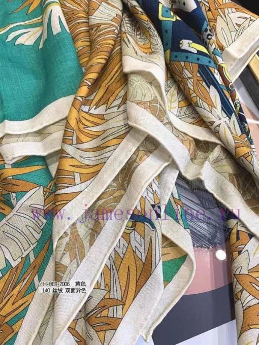 The new H-HER-2006 recommends a 140 velvet square scarf, with double-sided contrasting colorc53e6my9 - Image 8