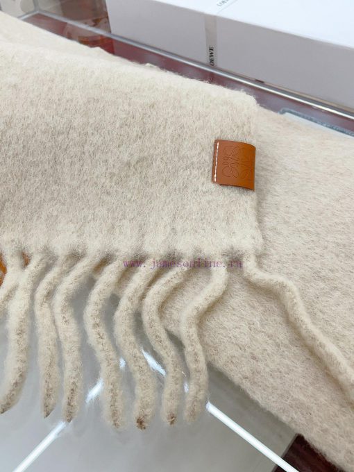 Loewe's super beautiful new mohair scarf is highly recommended to buy with good texture. Loeiu2vdwmq - Image 7
