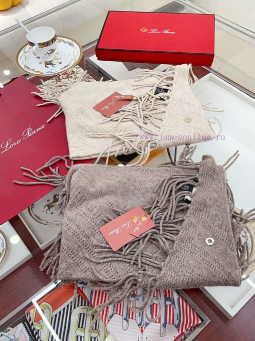 Loro Piana Beef LP Tassel Triangle Shawl is a multifunctional shawl that can be wrapped as yg5rzc363 - Image 3