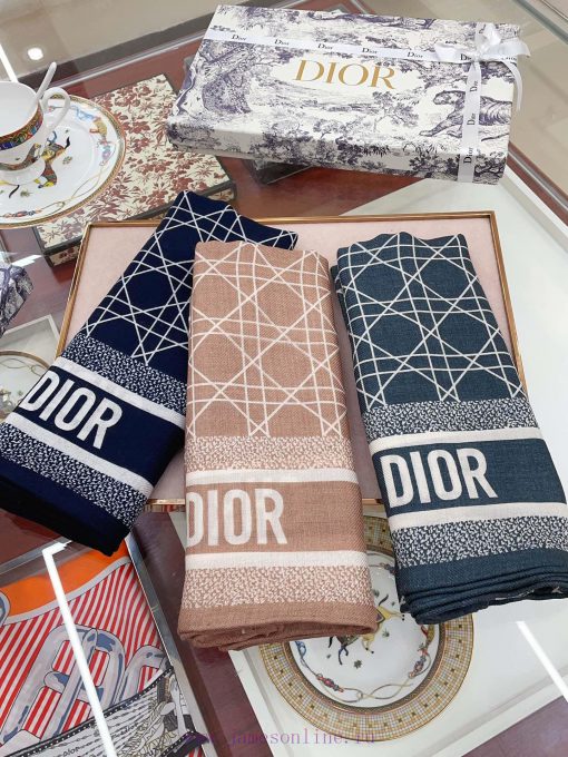 Dior's latest flagship style with grid lines is 140, which is very easy to match for both va6m6qo7c4 - Image 3