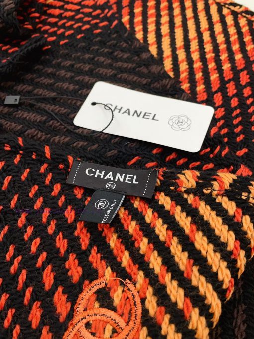 Looking at Chanel's latest autumn and winter collection with a youthful and fashionable styl4clpgb75 - Image 7