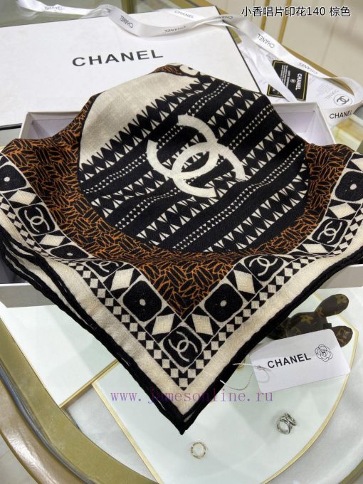 The new Chanel record printed 140 cashmere square scarf is highly recommended by VIPs. You mvkr3yi5b - Image 4