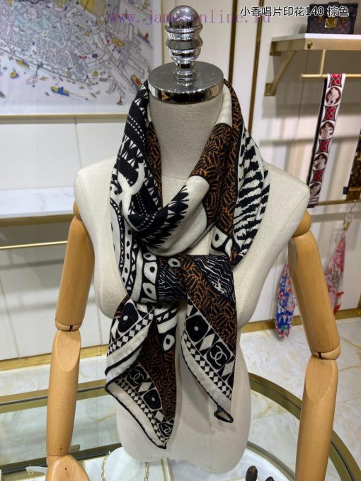The new Chanel record printed 140 cashmere square scarf is highly recommended by VIPs. You mvkr3yi5b - Image 5