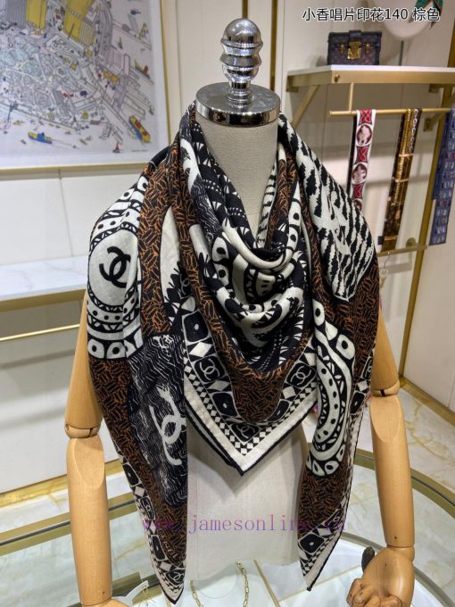 The new Chanel record printed 140 cashmere square scarf is highly recommended by VIPs. You mvkr3yi5b - Image 6