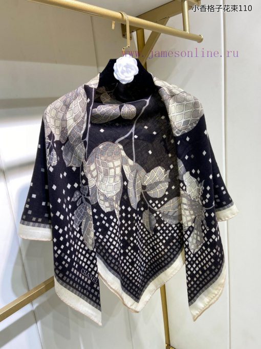 The new Chanel plaid bouquet 110 cashmere square scarf is highly recommended by VIPs. You mulz5dqi42 - Image 8