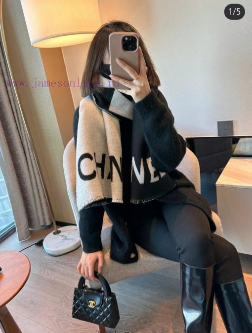Xinmei flipped over [tears]. The large logo color blocked long scarf is a must-have for the fwapwl35 - Image 2