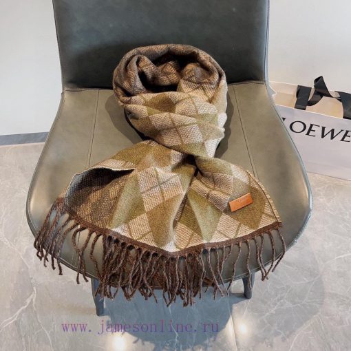Loewe's Super Beautiful New Sheep 🦙 Scarf is highly recommended to buy high-quality products31d7b41r