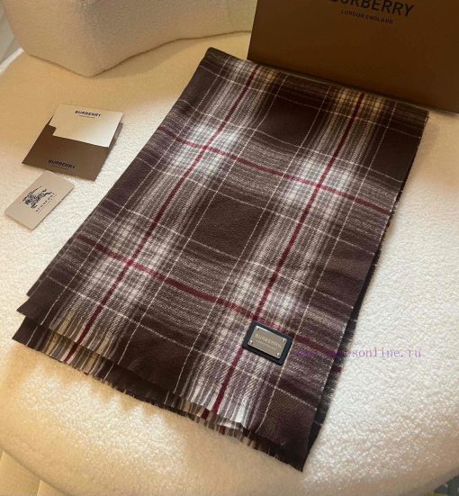Burberry is a classic style that has been popular for N years. Trendy people have several Buiphw90m0 - Image 4