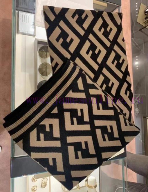 Fendi Knitted Scarf, a popular item on the internet that instantly connects everyone, exudesahrc5g8x - Image 7