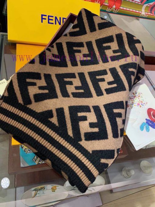 This Fendi is so fashionable and beautiful that it must be taken in at first sight. The reco3g0wbxmg - Image 2