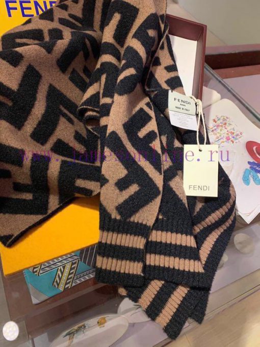 This Fendi is so fashionable and beautiful that it must be taken in at first sight. The reco3g0wbxmg - Image 4