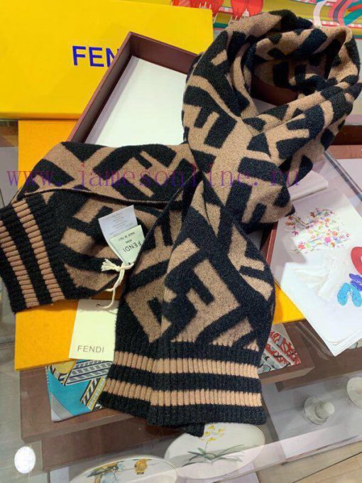 This Fendi is so fashionable and beautiful that it must be taken in at first sight. The reco3g0wbxmg - Image 6