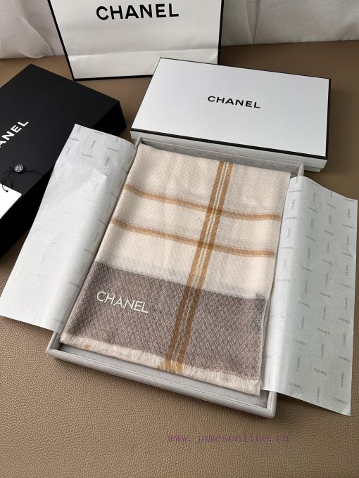 The C family's letter logo is so beautiful, the popular grid of N years, everyone loves it. in7m3uh0