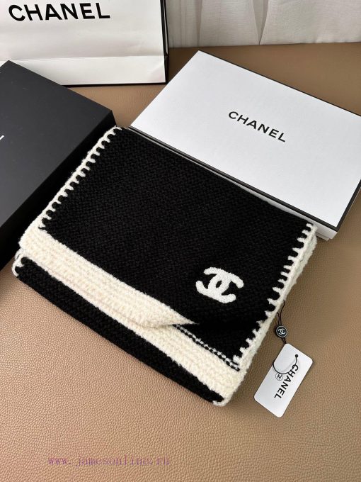 The new Chanel lace knitted long scarf from C family is so beautiful that it's beyond tears.cu9kval8 - Image 3