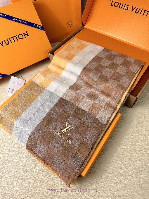 Lv's 2023 new checkerboard embroidered scarf with exquisite color matching, supplied with Katyb95kng - Image 3