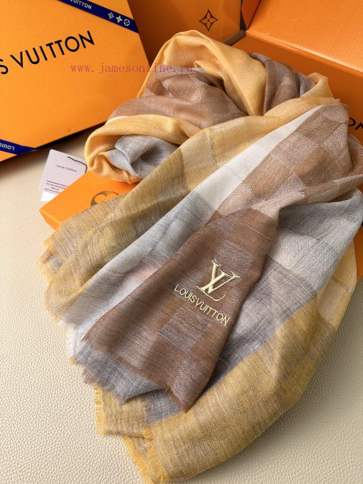 Lv's 2023 new checkerboard embroidered scarf with exquisite color matching, supplied with Katyb95kng - Image 7