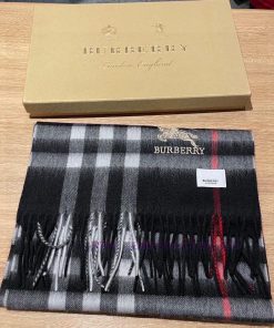 Burberry small case camel color small case has been sold for a hundred years, so I will not er9zuie1
