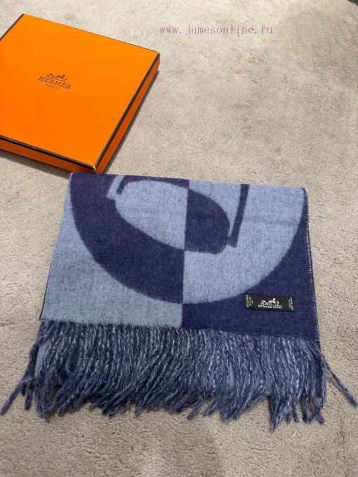 Hermes' new geometric cashmere scarf, this one is truly loved at a glance. It features an abjef6wqza - Image 3
