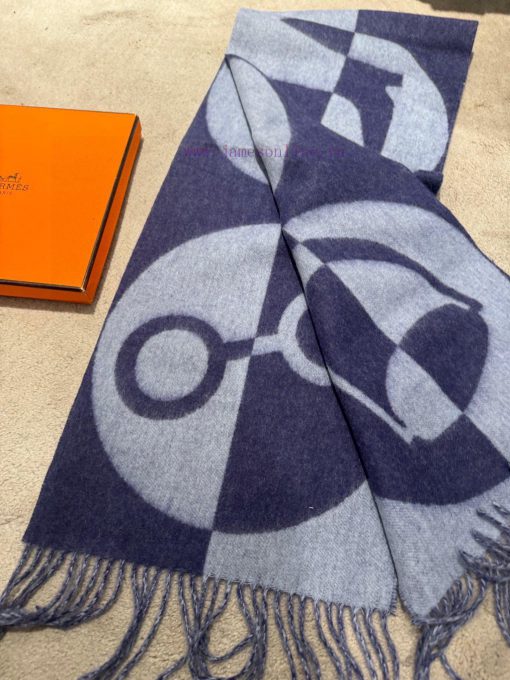 Hermes' new geometric cashmere scarf, this one is truly loved at a glance. It features an abjef6wqza - Image 5