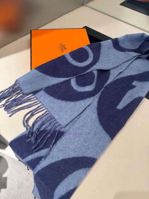 Hermes' new geometric cashmere scarf, this one is truly loved at a glance. It features an abjef6wqza - Image 8