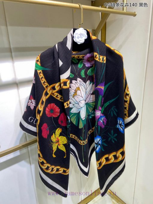 The new cashmere model looks good and is recommended. GG chain flower 140 cashmere square sc0qbaq3ye - Image 7