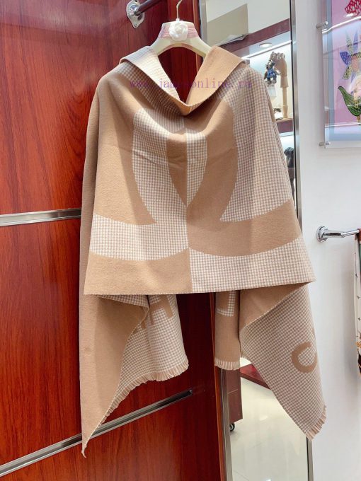 CHANEL's new Qianniao plaid color blocked cashmere scarf is the best Chanel style of the yea0sbm87p5 - Image 6