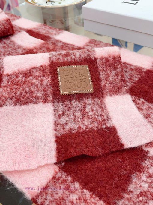 The walking big sheep L's Christmas style, with such colors, makes people happy. Loewe's supxadwvr5d - Image 8