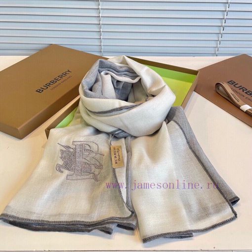 Burberry's classic synchronized ultra-thin cashmere plaid shawl is a must-have item for ward5nm1j2wb - Image 4