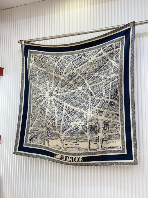 This 18mm double-sided same color square scarf is adorned with the classic Plan de Paris prisoxc75gr - Image 5