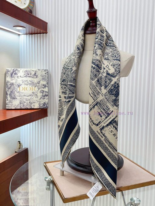 This 18mm double-sided same color square scarf is adorned with the classic Plan de Paris prisoxc75gr - Image 8