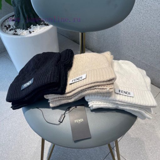 FENDI's latest wool knitted hat and scarf set is the best quality in China. It is very soft,96a9r8bc - Image 10