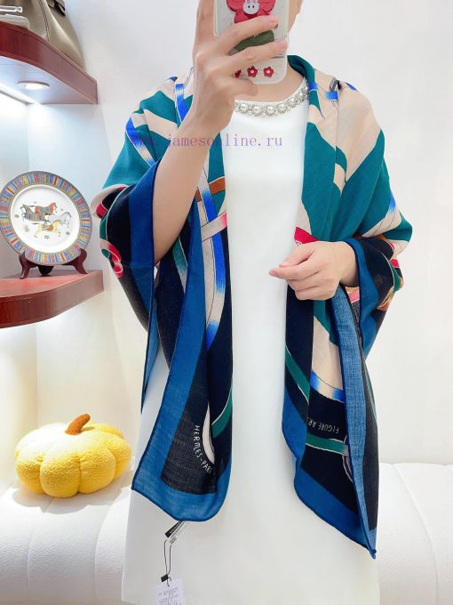 The new HERMES is highly recommended for its artistic rhetoric of 140 cashmere square scarvequ7cyq0z - Image 2