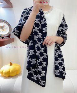 The Celine CL logo cashmere long scarf is recommended for VIP customers, so be sure to starta109mdra