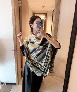 Hermes 140 Velvet Square Towel, both sides in the same color are said to look good when bougsr6epeo9