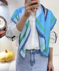 HERMES's new silk scarf looks great when you buy it. We recommend the abstract art 90 silk hdz056w3s