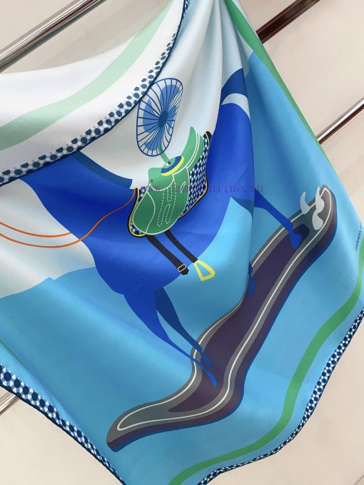 HERMES's new silk scarf looks great when you buy it. We recommend the abstract art 90 silk hdz056w3s - Image 5