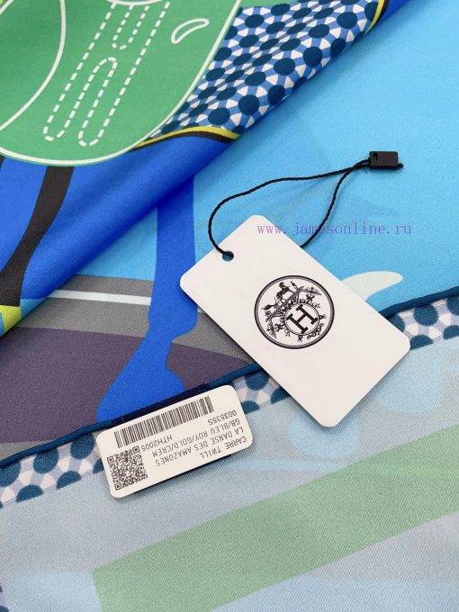 HERMES's new silk scarf looks great when you buy it. We recommend the abstract art 90 silk hdz056w3s - Image 9