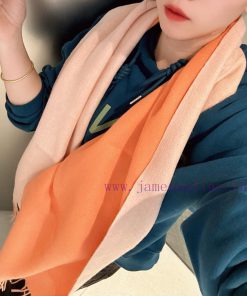 Louis Vuitton cashmere scarf is highly praised and kept as a rare high-end men's family beneon0i62hd