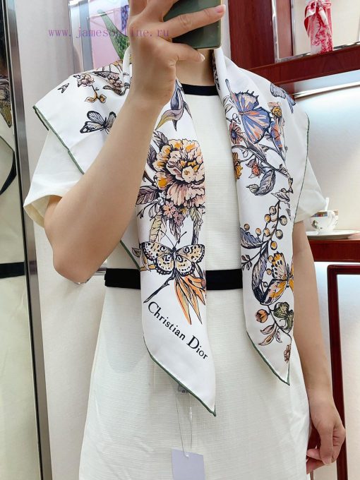The new Dior haute couture edition of this white square scarf is adorned with Pietro Ruffo'sbdfapj5b - Image 2